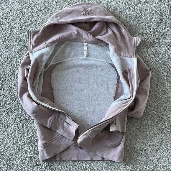 SOLD Lululemon Scuba Hoodie with Rose Gold colored zipper and thumb holes / 8 - Picture 4 of 7